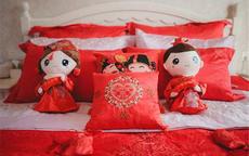 铺床四言八句顺口溜（结婚铺床顺口溜