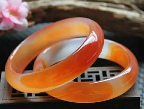 玛瑙旺的属相女(玛瑙的风水功效与作