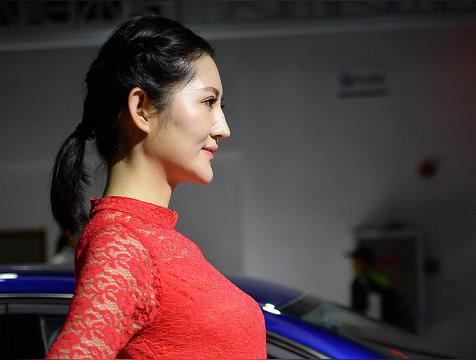 尖下巴的女人好不好（下巴特别方的女人命运）