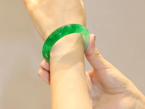 女人带什么东西辟邪更厉害