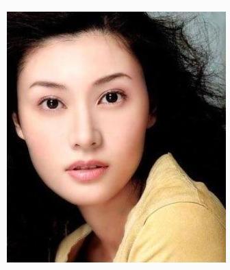 尖下巴的女人是不是都没福气（面相解