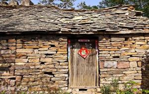 房屋看见坟墓好不好