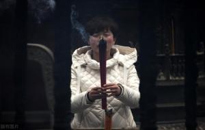 去寺庙上香的规矩和忌讳