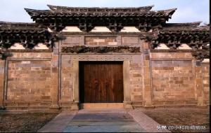 一户开两门，人财都难存是什么意思