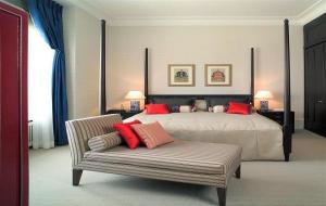 床头朝西有什么风水讲究吗