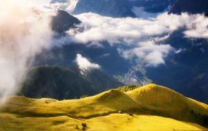 戊土喜欢癸水还是壬水（喜忌组合详解