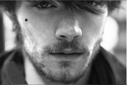 事业成功的男人痣