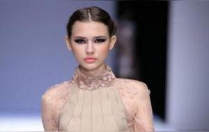 参加婚礼穿什么颜色合适